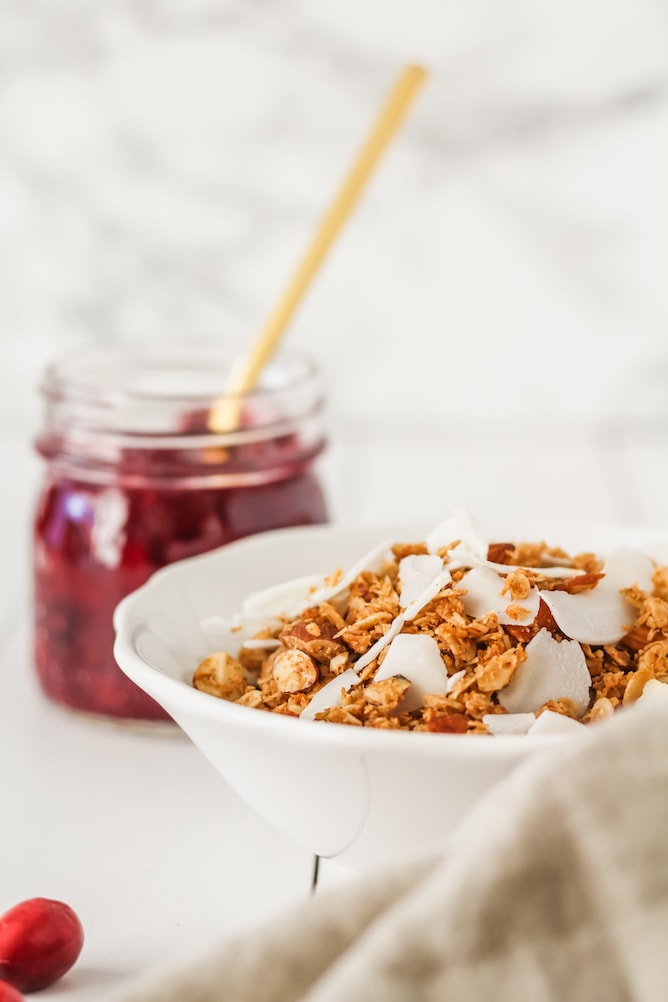 Coconut & Almond Granola | cookinginmygenes.com