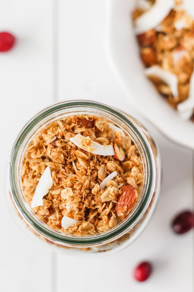 Coconut & Almond Granola | cookinginmygenes.com