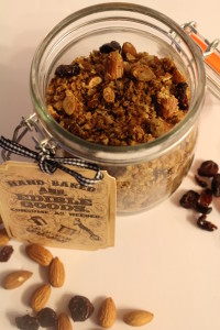 Coconut-Almond Granola l Edible Gifts l cookinginmygenes.com