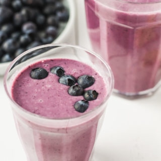 Blueberry Bliss Smoothie | cookinginmygenes.com