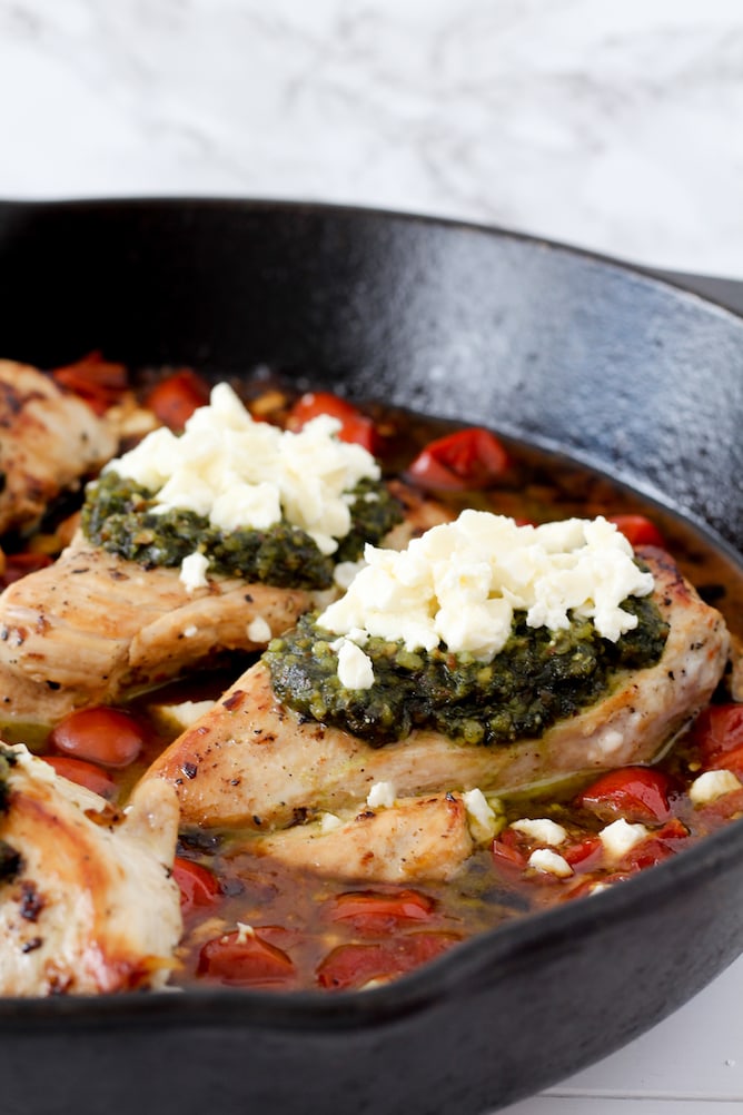 Pesto Baked Chicken | cookinginmygenes.com