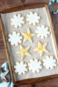 Shortbread Cookies with Lemon Icing | cookinginmygenes.com