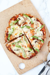 Green Pepper & Mushroom Pita Pizza | cookinginmygenes.com