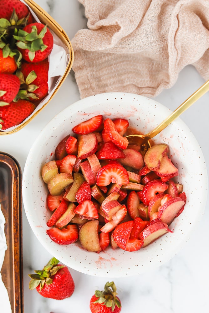 Strawberry Rhubarb Hand Pies 