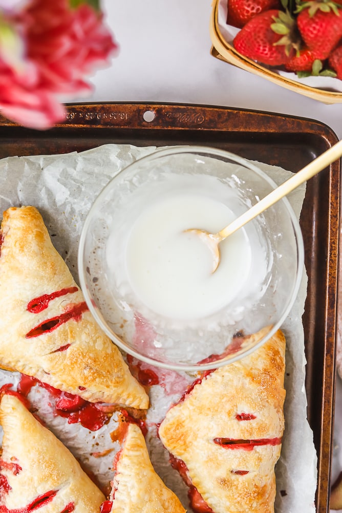 Strawberry Rhubarb Hand Pies 