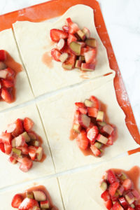 Strawberry Rhubarb Hand Pies | cookinginmygenes.com