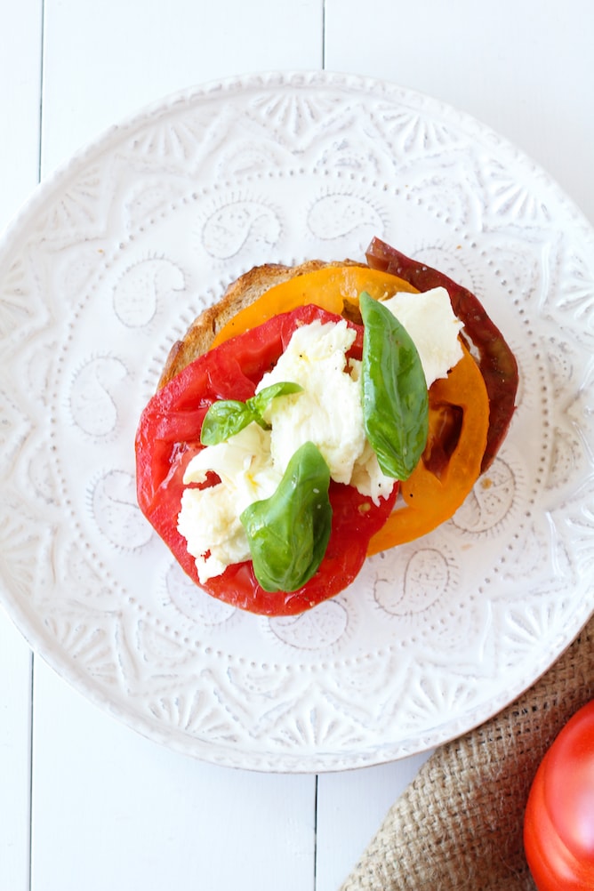 Heirloom Tomatoes, Mozzarella & Sourdough Bread Board | cookinginmygenes.com