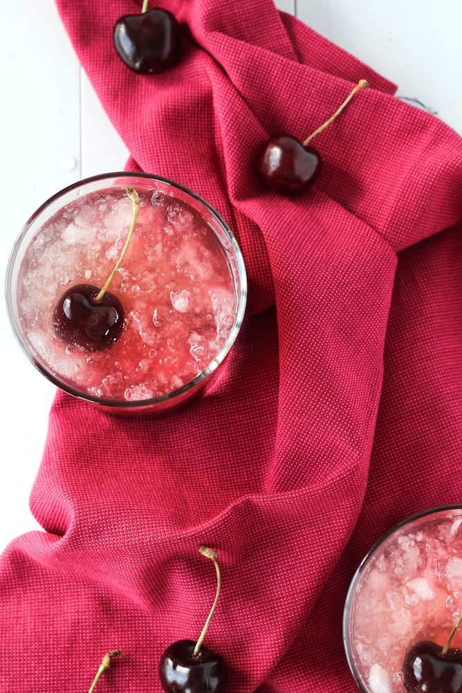 Cherry Bourbon Lemonade Smash | cookinginmygenes.com