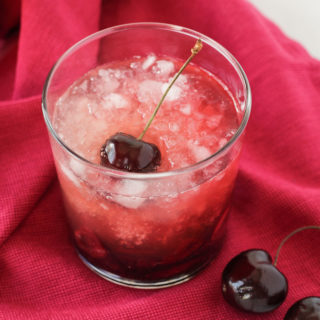 Cherry Bourbon Lemonade Smash | cookinginmygenes.com