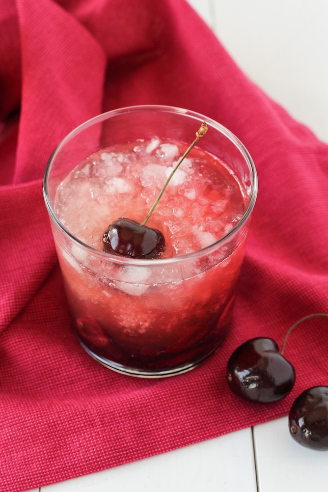 Cherry Bourbon Lemonade Smash | cookinginmygenes.com