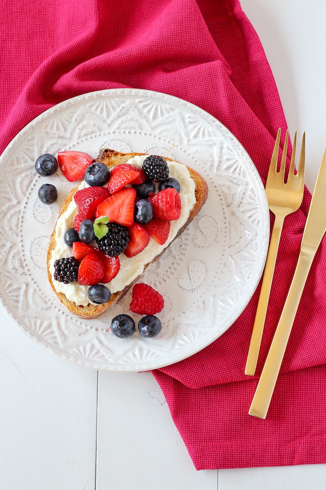 Summer Berries on Toasted Sourdough | cookinginmygenes.com