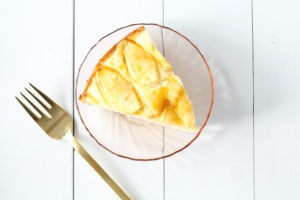 Apple Sponge Cake | cookinginmygenes.com