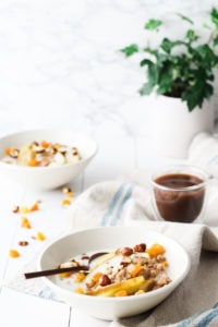 Spiced Oatmeal with Honey Pears | cookinginmygenes.com