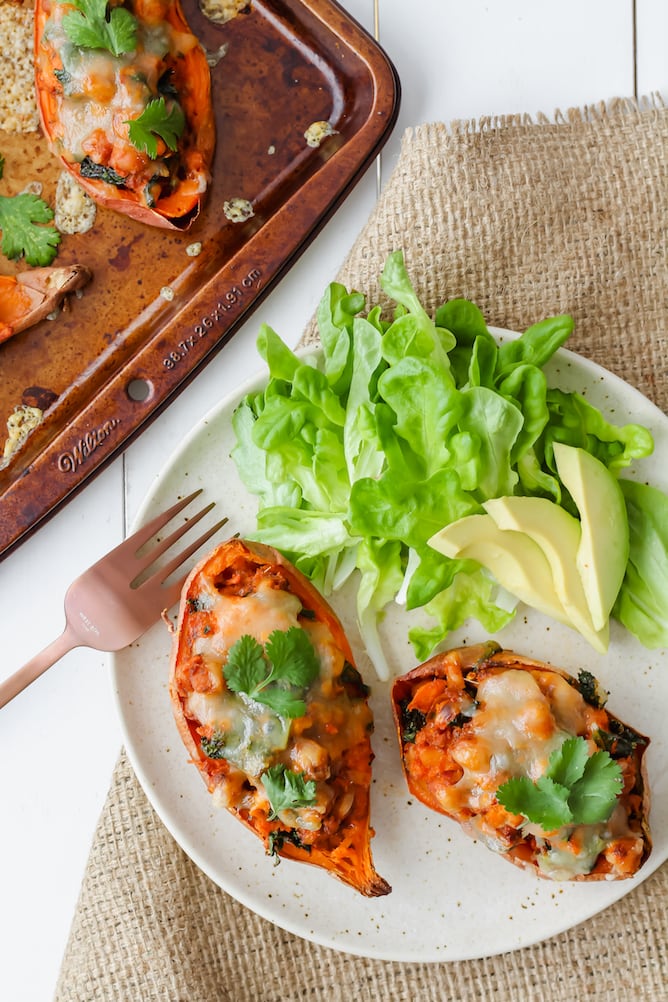 Tex-Mex Sweet Potatoes with Chickpeas and Kale | cookinginmygenes.com