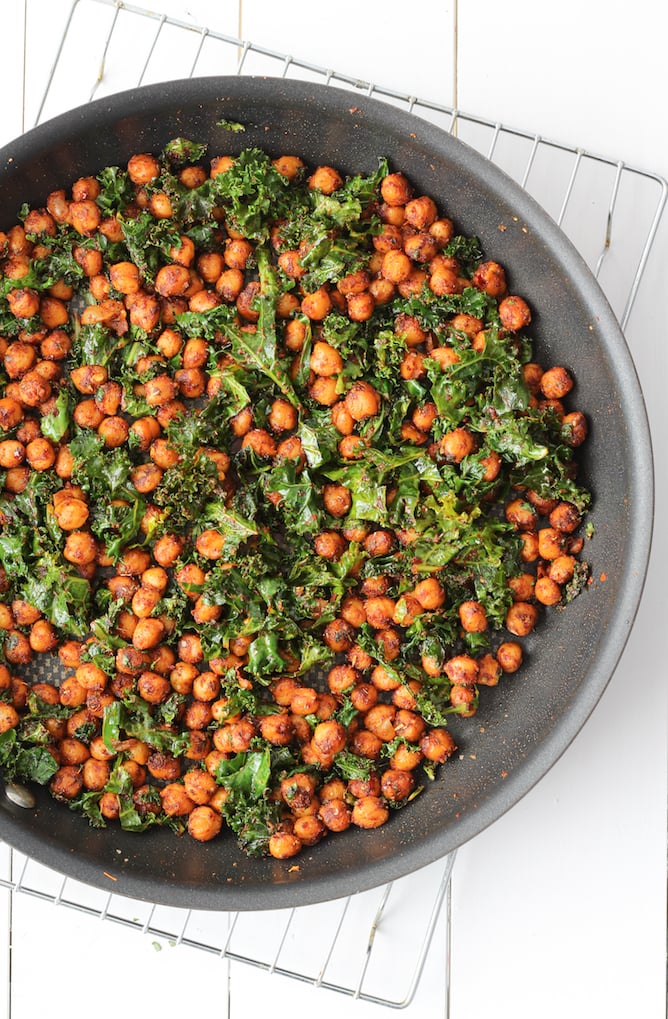 Tex-Mex Sweet Potatoes with Chickpeas and Kale | cookinginmygenes.com