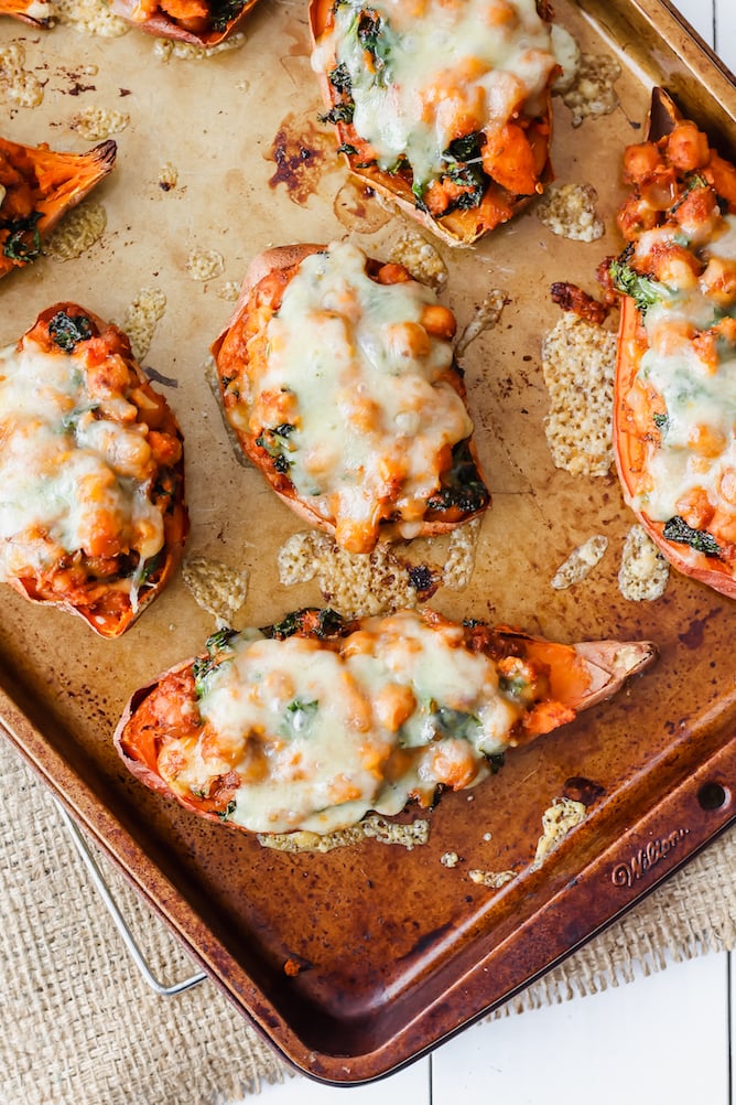 Tex-Mex Sweet Potatoes with Chickpeas and Kale | cookinginmygenes.com