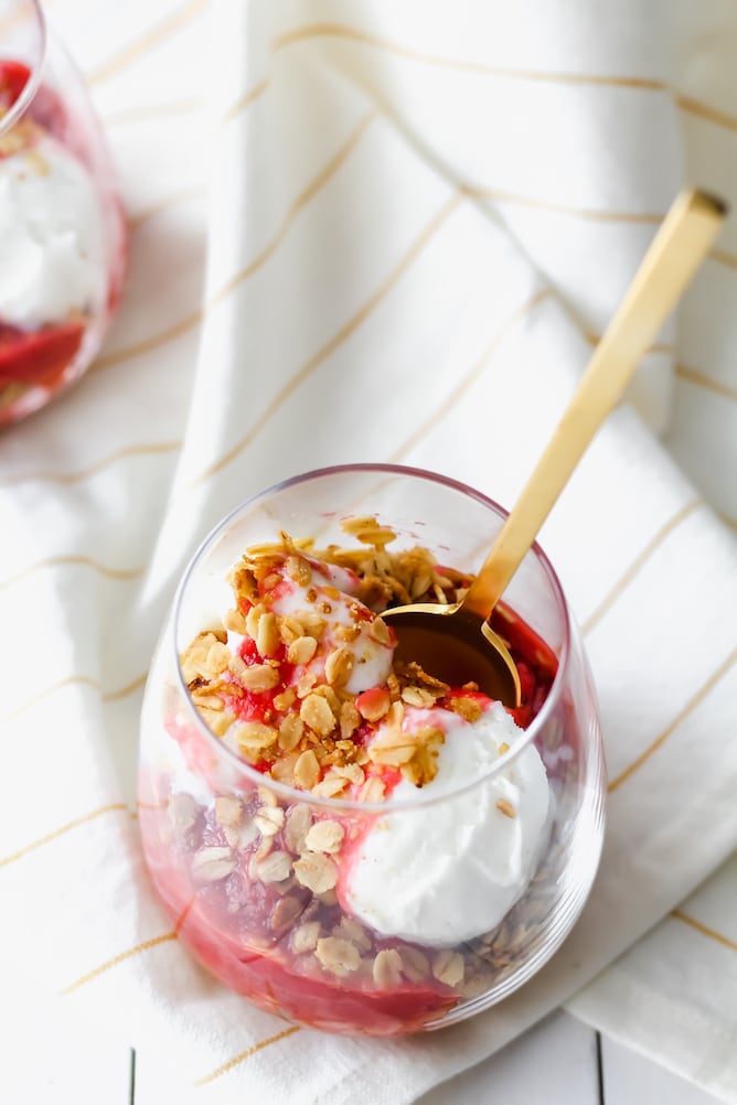 Strawberry Rhubarb Toasted Oat Sundae | cookinginmygenes.com