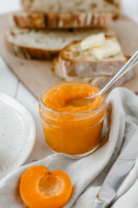 Easy Apricot Jam | cookinginmygenes.com