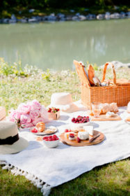 What's in Season - Monthly Favourites Whats In Season - Monthly Favourites + Recipes for August | cookinginmygenes.com