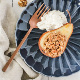 Baked Pears with Cardamom Cream | cookinginmygenes.com
