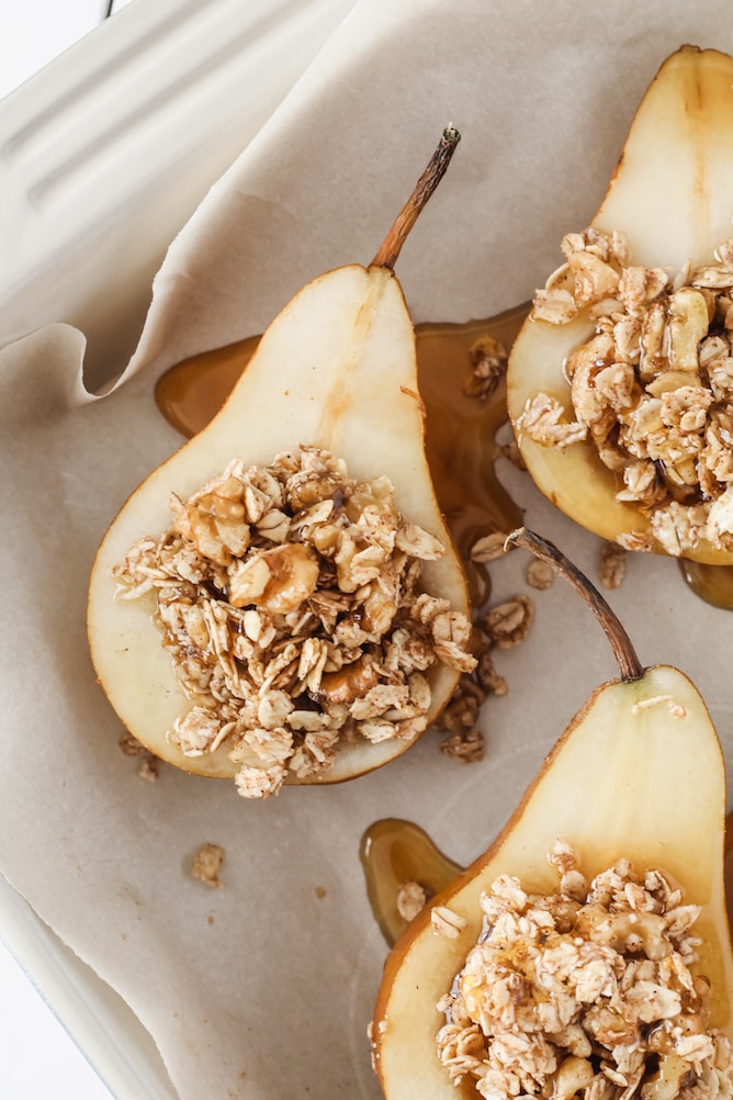 Baked Pears with Cardamom Cream | cookinginmygenes.com