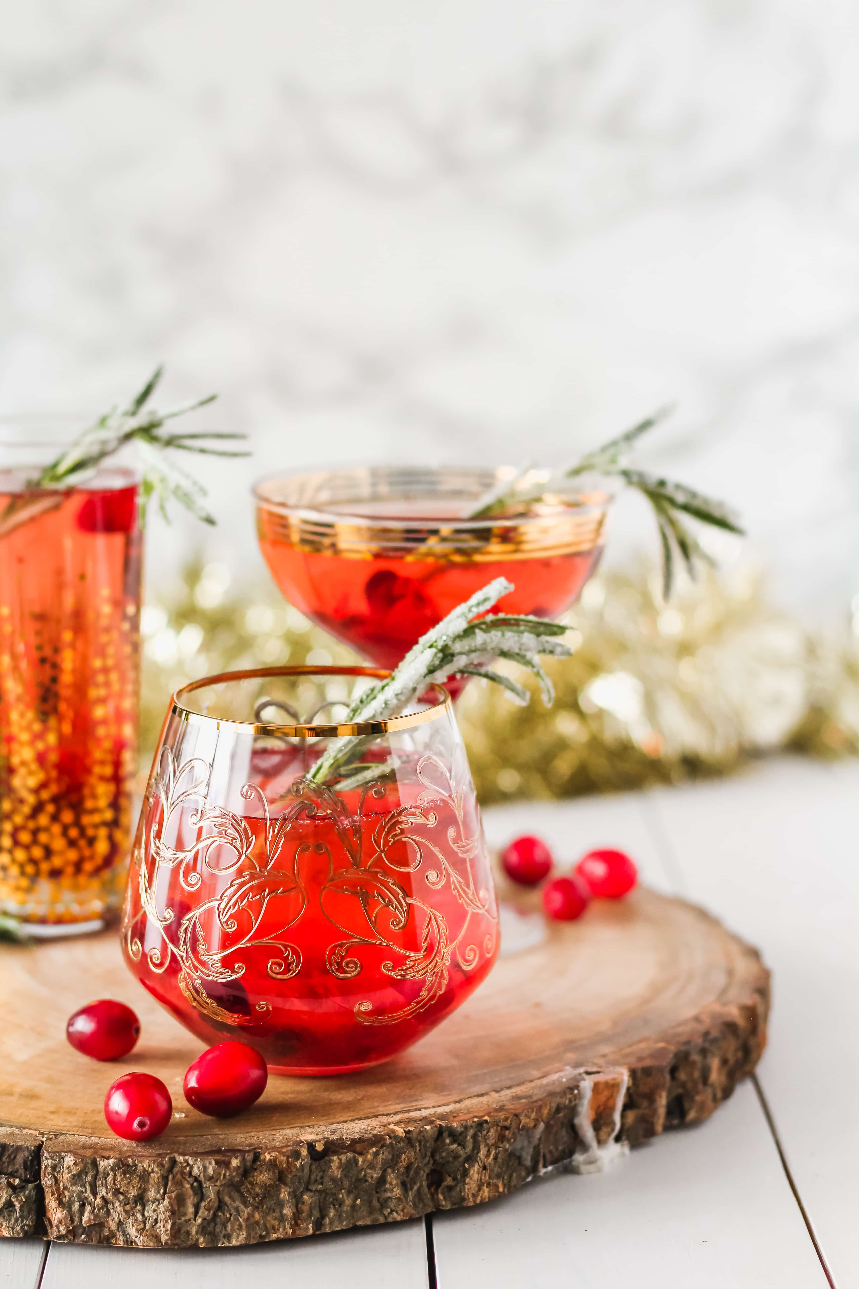 Cranberry Rosé Fizz Cocktail | cookinginmygenes.com