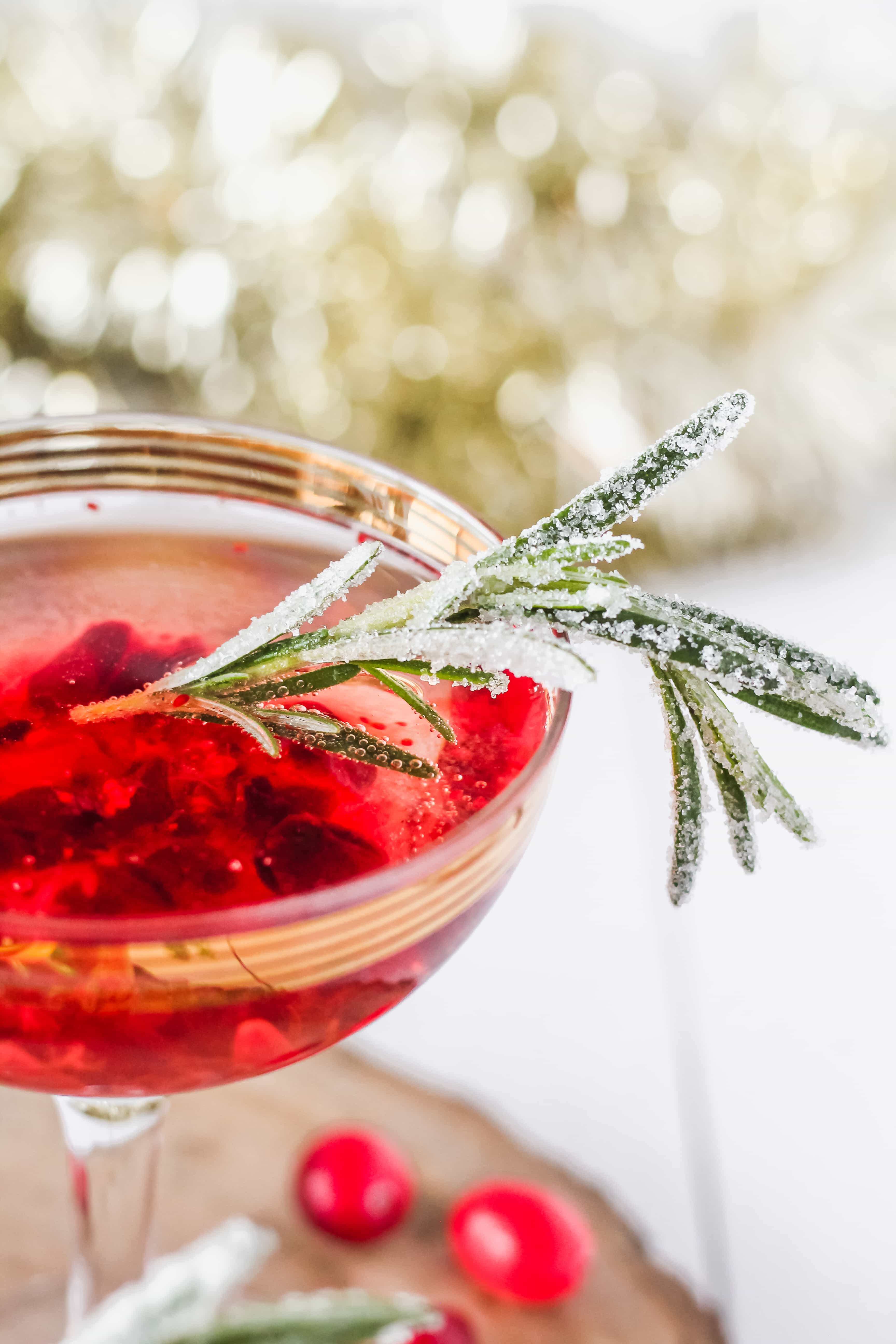 Cranberry Rosé Fizz Cocktail | cookinginmygenes.com