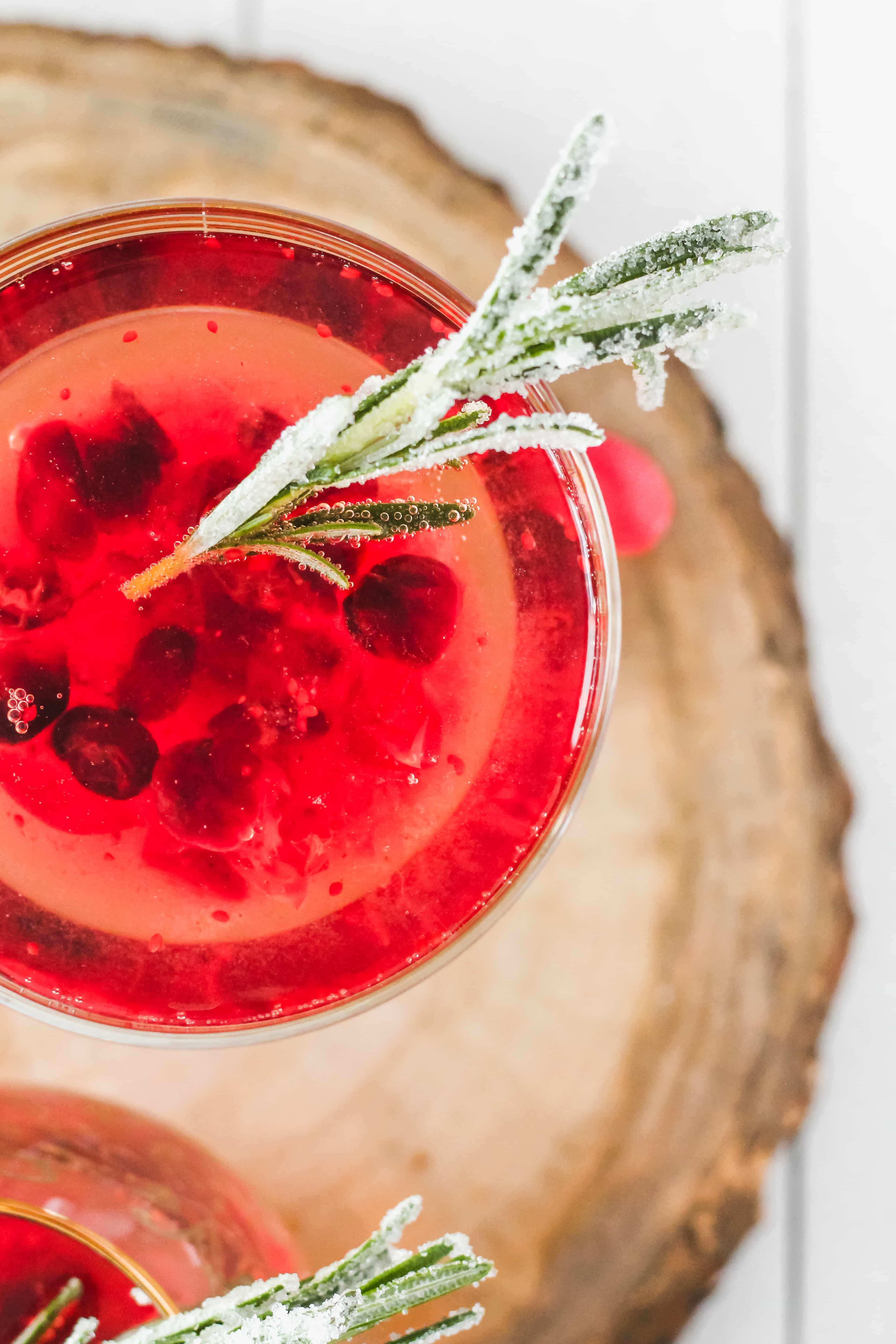 Cranberry Rosé Fizz Cocktail | cookinginmygenes.com