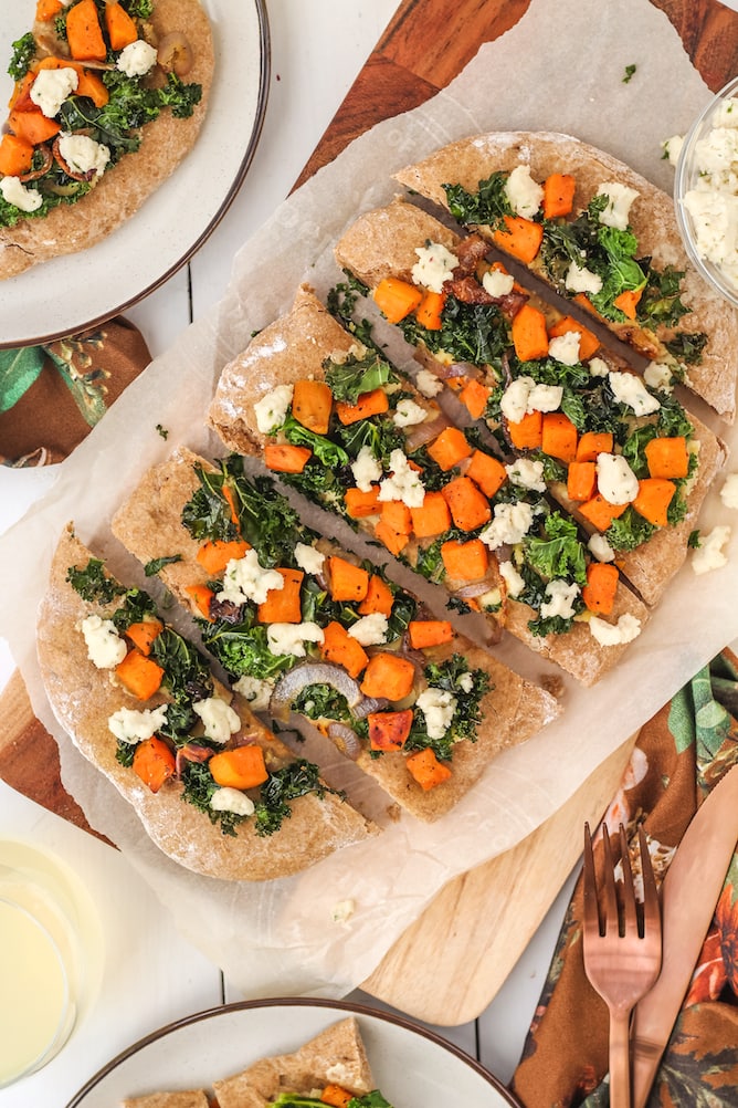 Roasted Sweet Potato Kale Flatbread | cookinginmygenes.com