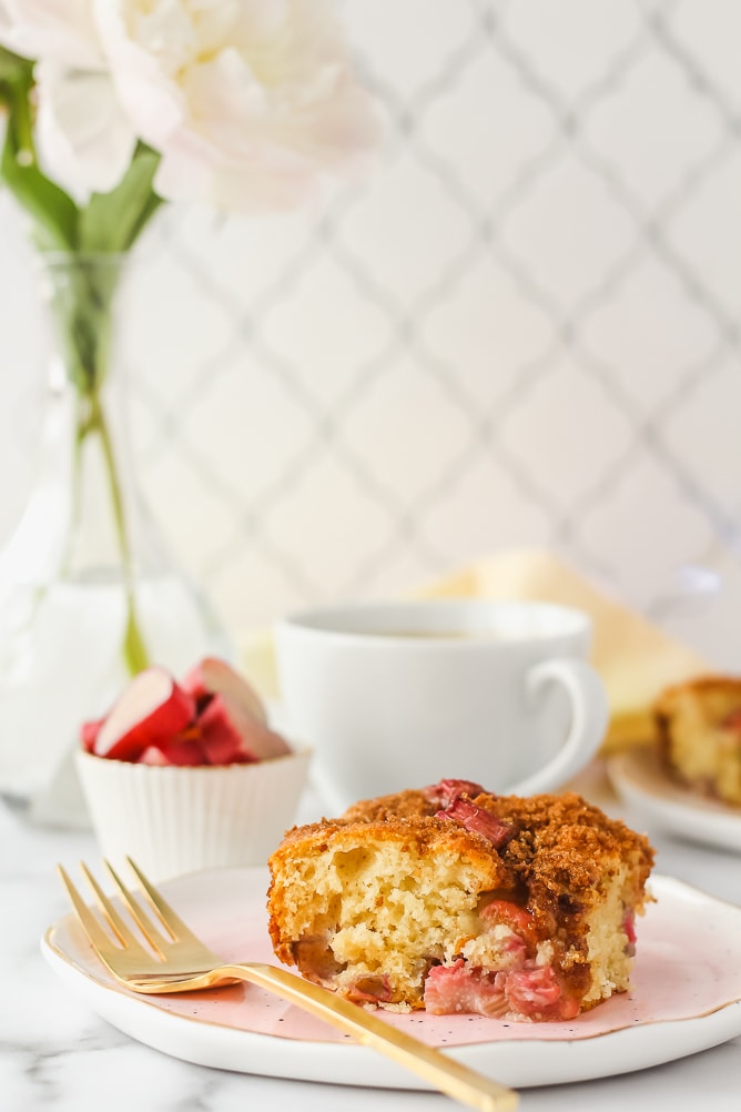 Rhubarb Cake | cookinginmygenes.com