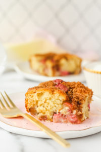 Rhubarb Cake | cookinginmygenes.com
