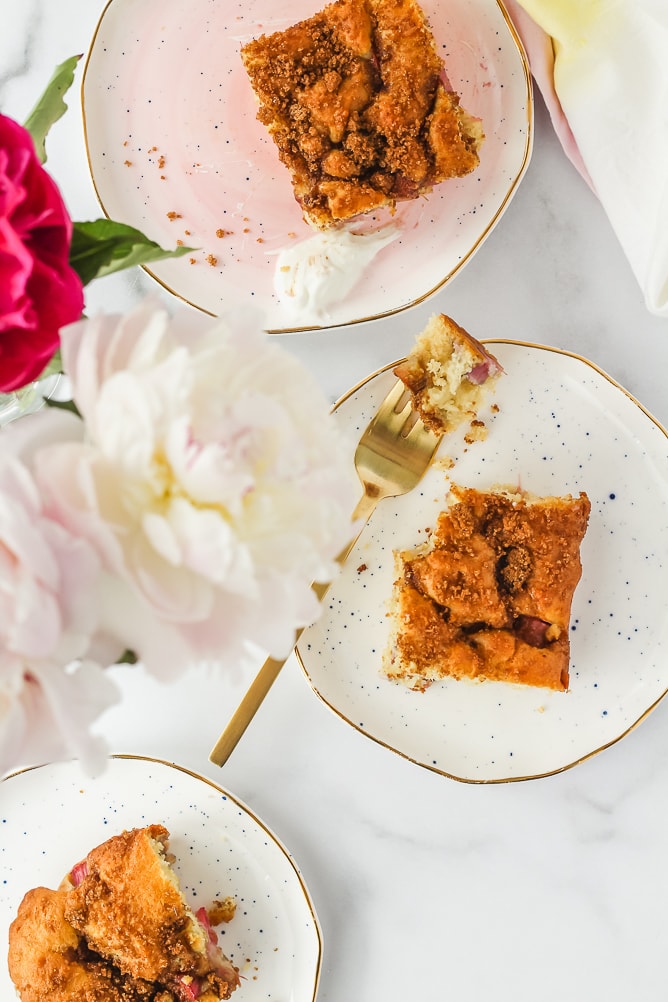 Rhubarb Cake | cookinginmygenes.com