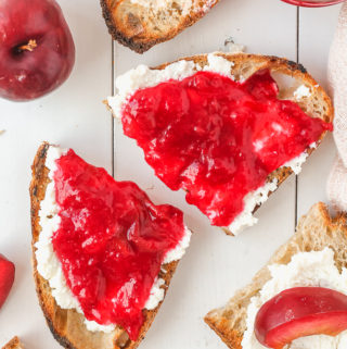 Easy Plum Jam | cookinginmygenes.com