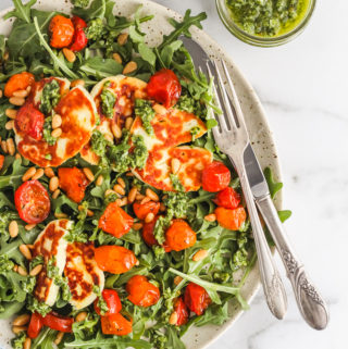 Roasted Tomato, Arugula and Halloumi Salad with Pesto | cookinginmygenes.com