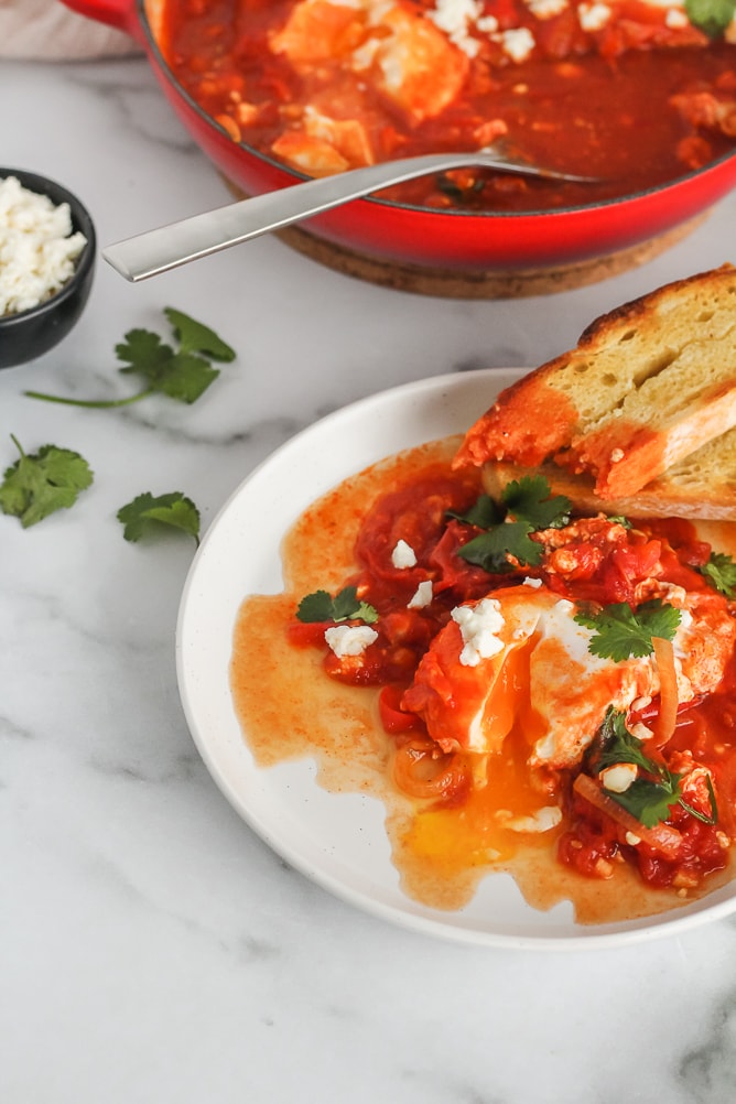 Shakshuka (Baked Eggs in Tomato Sauce) 