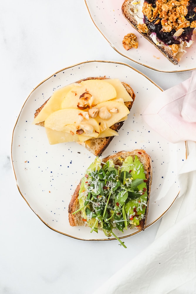 4 Easy & Creative Breakfast Toast Ideas