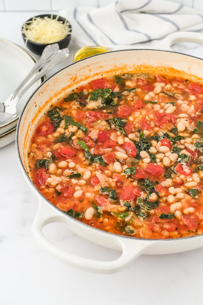 Quick White Beans with Tomatoes & Kale