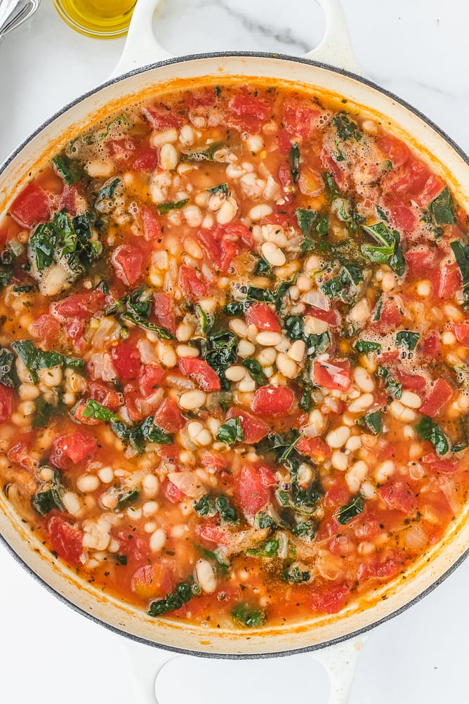 Quick White Beans with Tomatoes & Kale