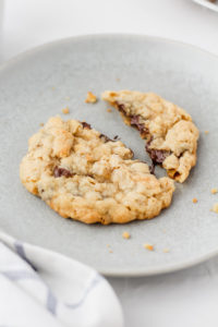 One Bowl Oatmeal Chocolate Chip Cookies
