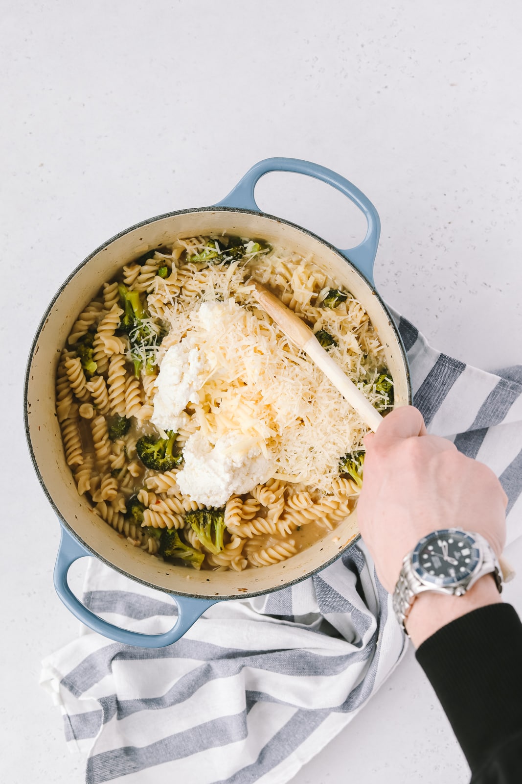 Cheesy One Pot Broccoli Pasta