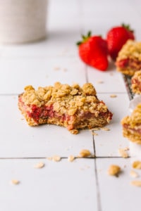 strawberry oat bars dessert