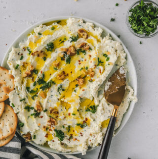 easy herb & garlic cheese dip