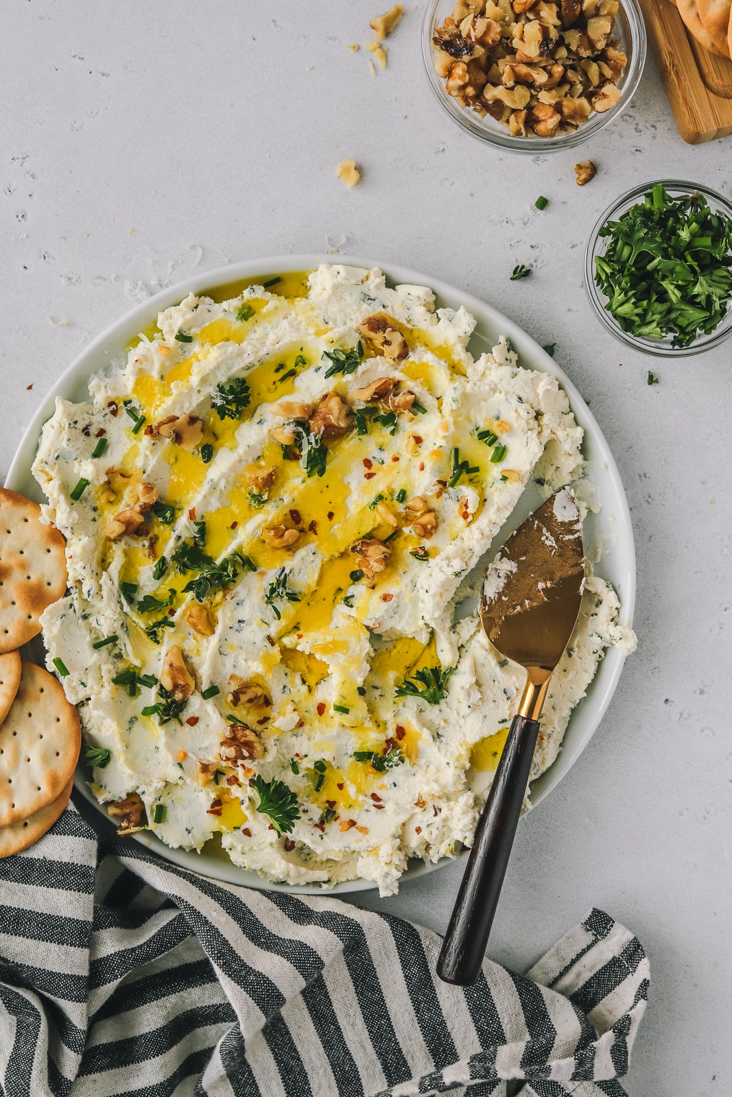 easy herb & garlic cheese dip