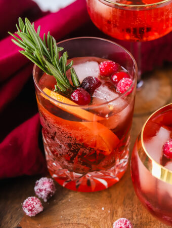 winter aperol spritz cocktail