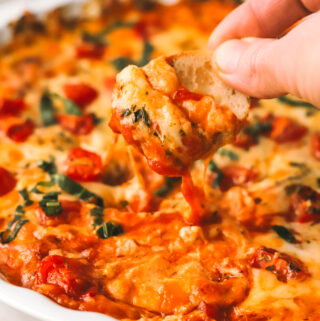 Easy Cheesy Baked Pizza Dip