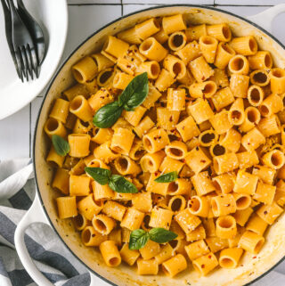 lemon garlic pasta in a large pot