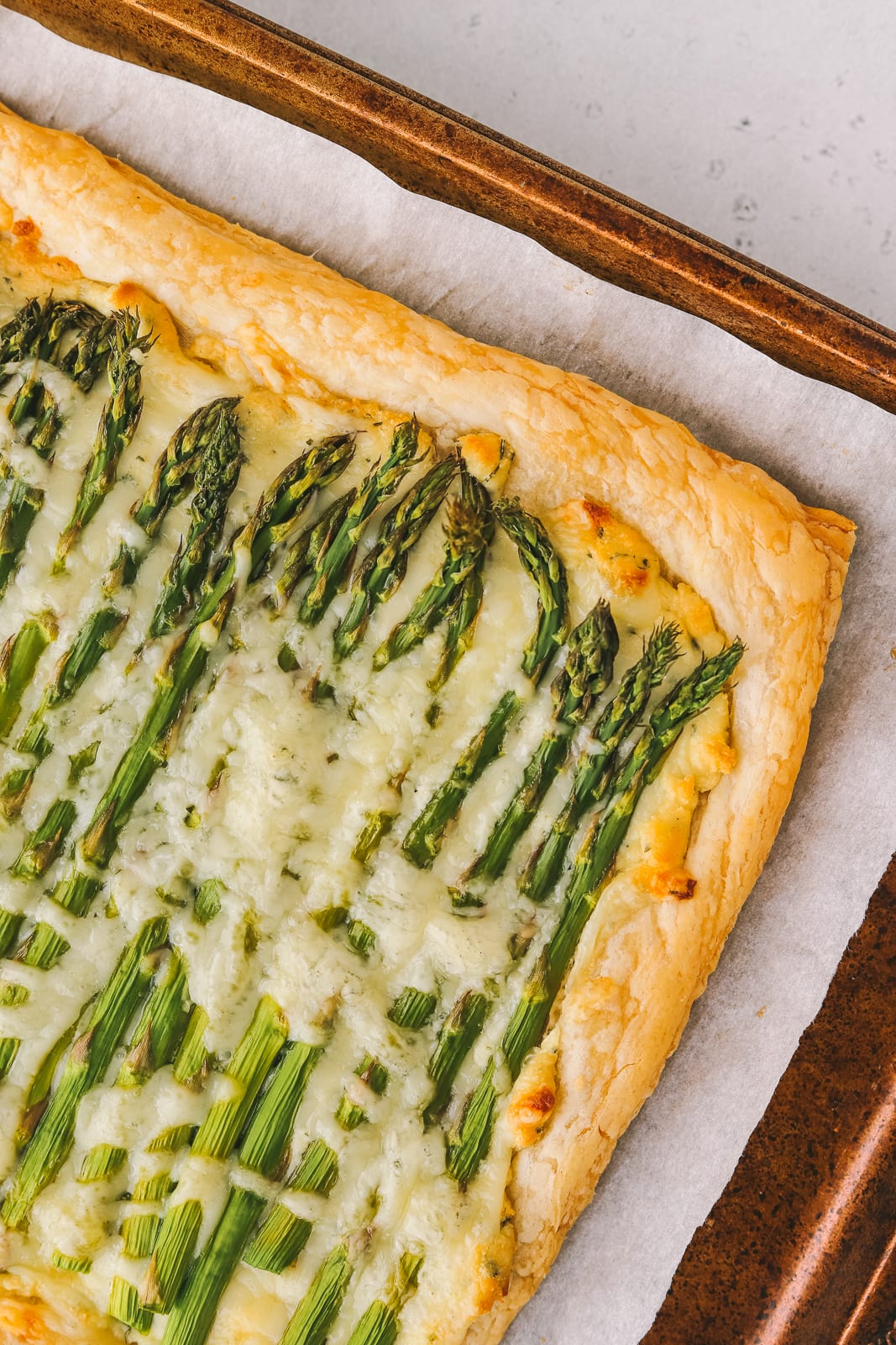 baked asparagus tart