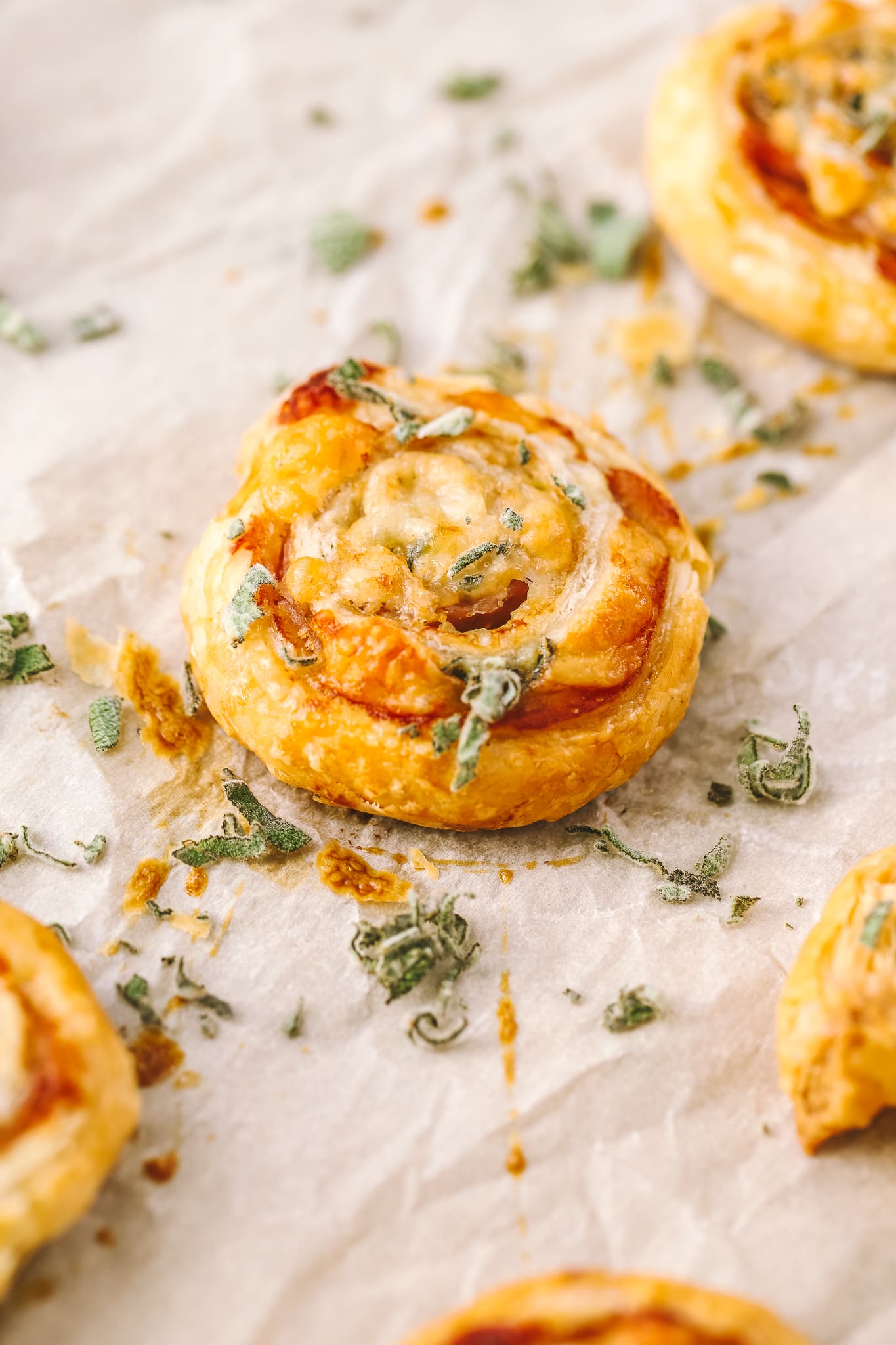 Prosciutto, Sage & Gruyere Puff Pastry Pinwheels - Cooking in my Genes