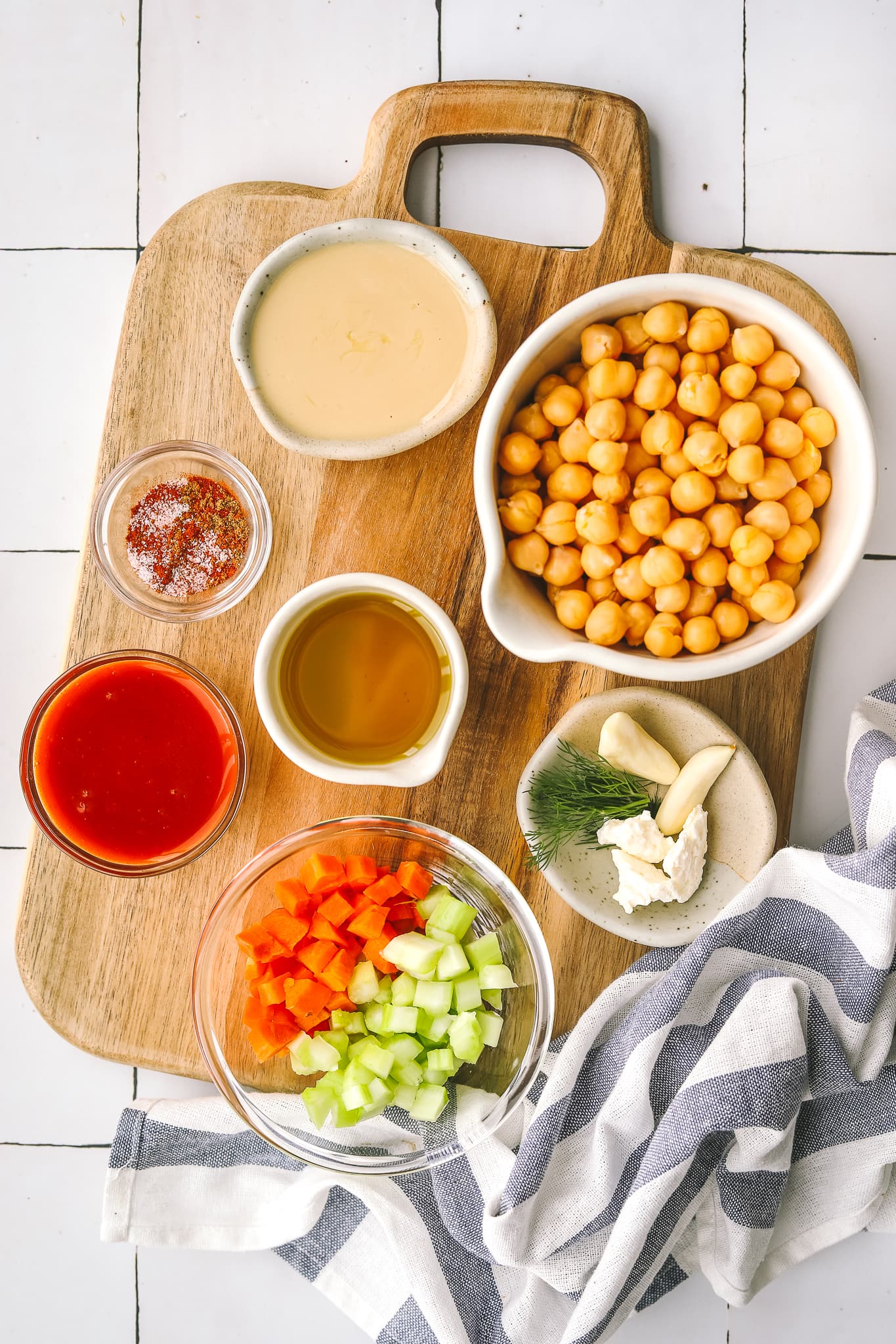 ingredients to make spicy hummus