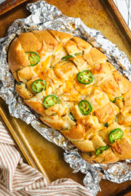 The Best Cheesy Jalapeno Popper Pull Apart Bread baked jalapeno popper pull apart bread